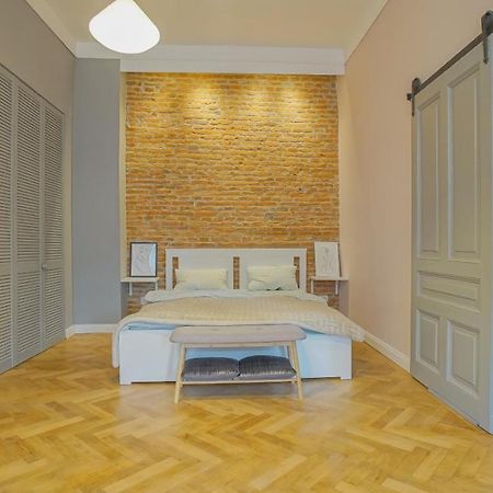 Coroni Republic Apart Apartment Brasov Bagian luar foto