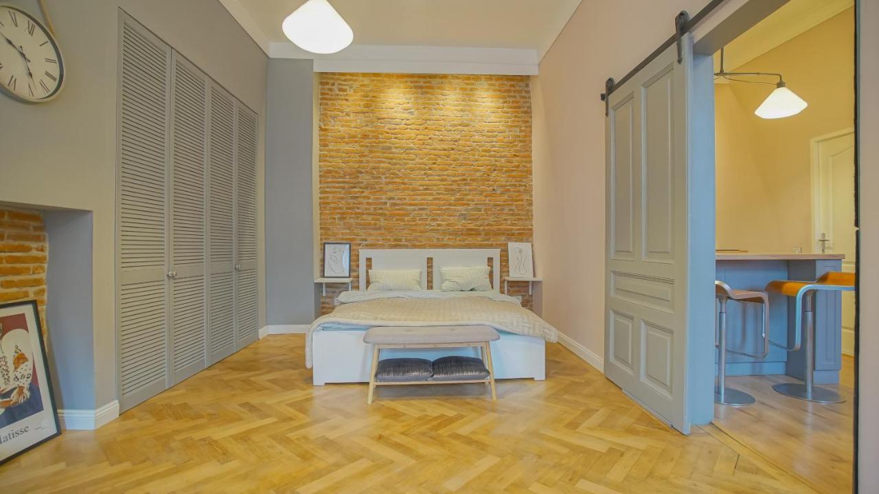 Coroni Republic Apart Apartment Brasov Bagian luar foto